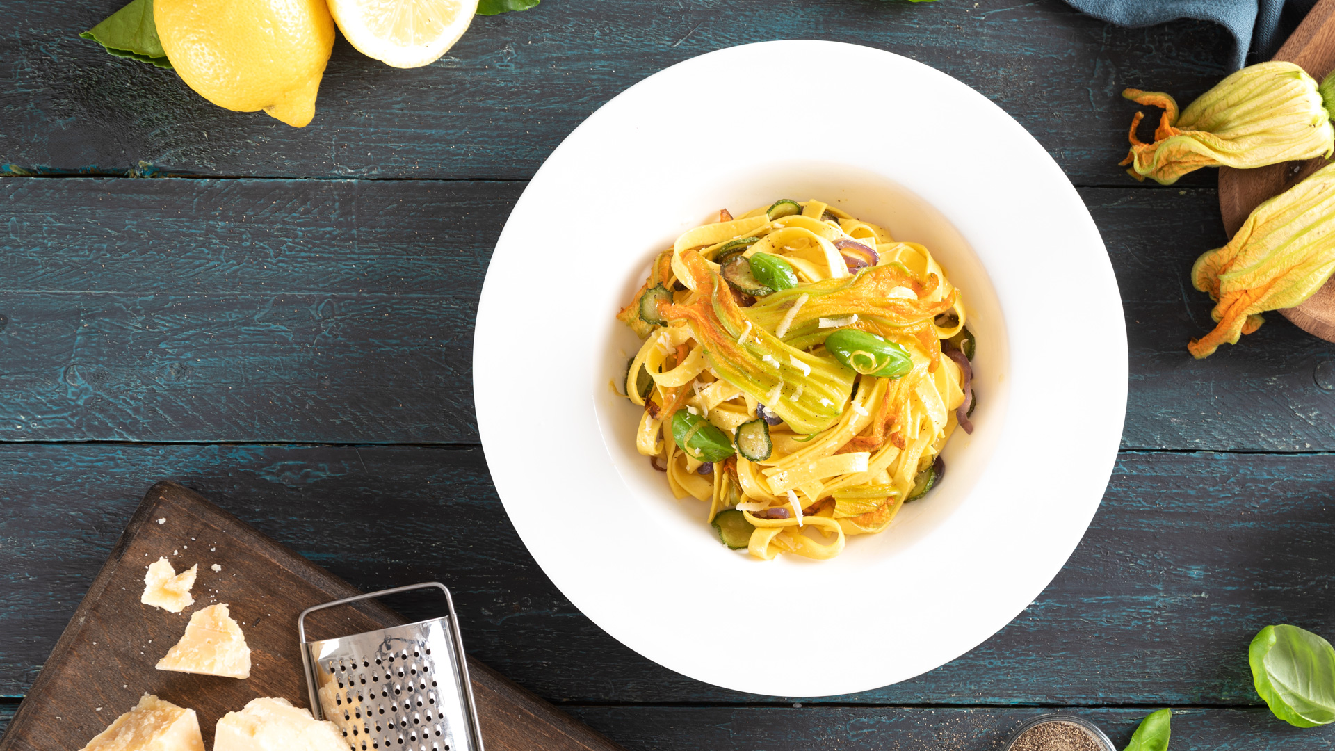 Tagliatelle zucchine e limone